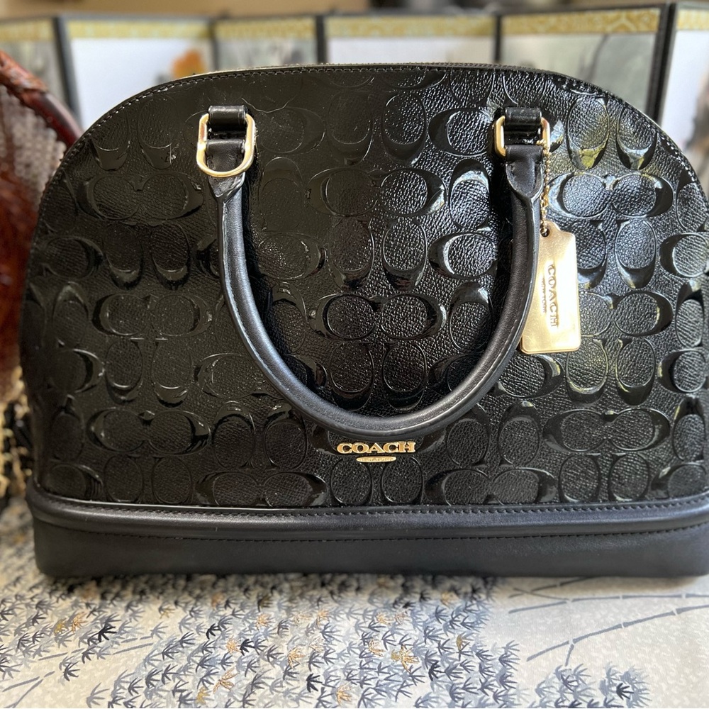COACH SIERRA - full size - black patent leather